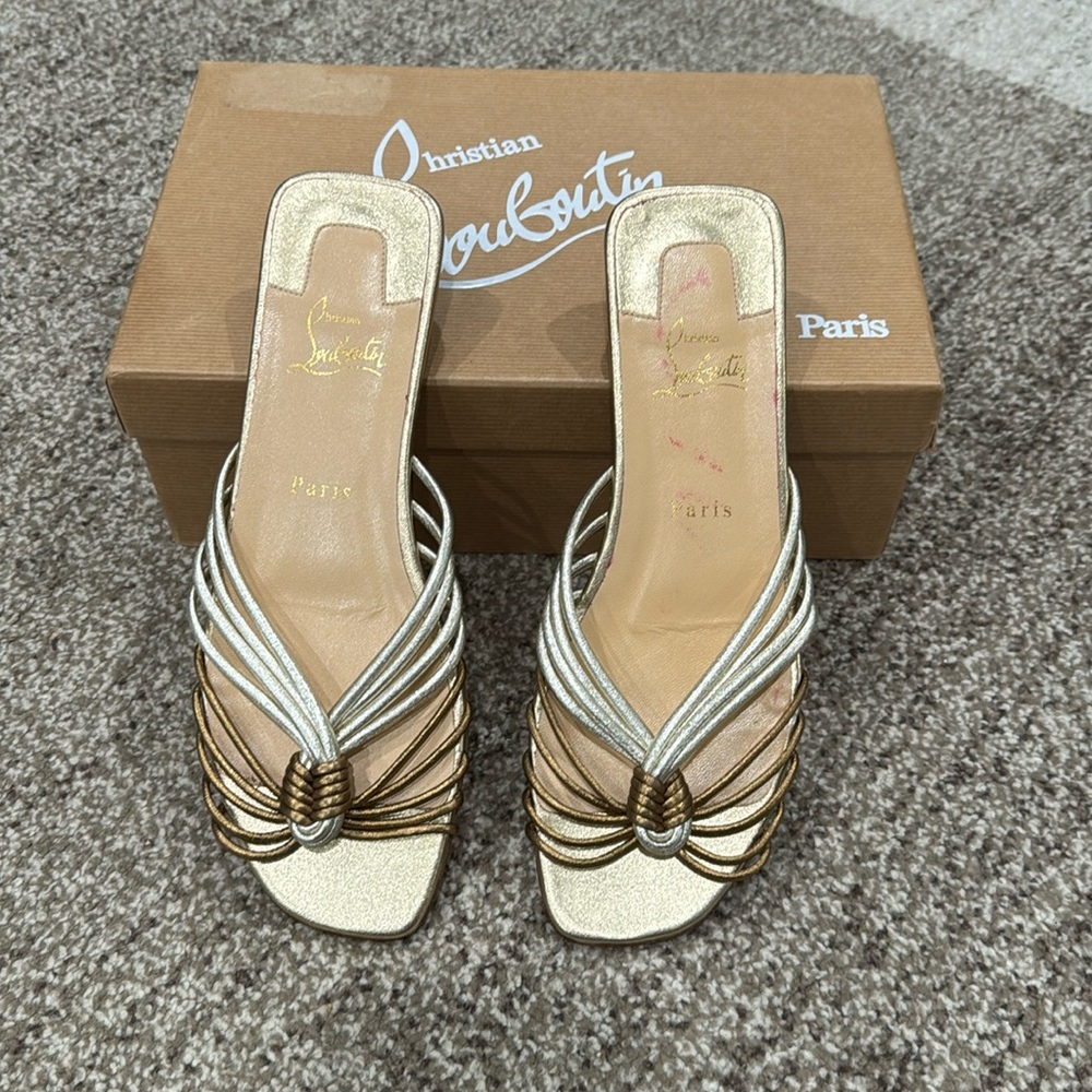 Christian Louboutin Sandals Shoes 8.5M Gold & Bronze O Novt Knotted Red Soles